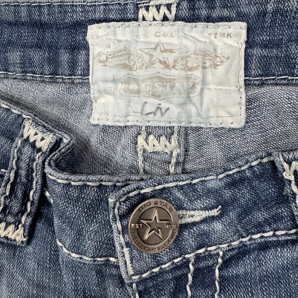 Big Star Liv Capri Jeans Women 28R Blue Medium Wash Embroidered Stretch Denim - Picture 3 of 16